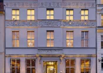 Copyright 2012 Matthew  Shaw. See licence supplied with this image for full terms & conditions. Copy available at: www.matthewshaw.co.uk/copyright.html
Not for use by architects, interior designers or other hotel suppliers without permission from Matthew Shaw. If in doubt, do not use.