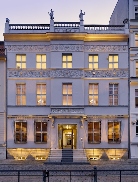 Copyright 2012 Matthew  Shaw. See licence supplied with this image for full terms & conditions. Copy available at: www.matthewshaw.co.uk/copyright.html
Not for use by architects, interior designers or other hotel suppliers without permission from Matthew Shaw. If in doubt, do not use.